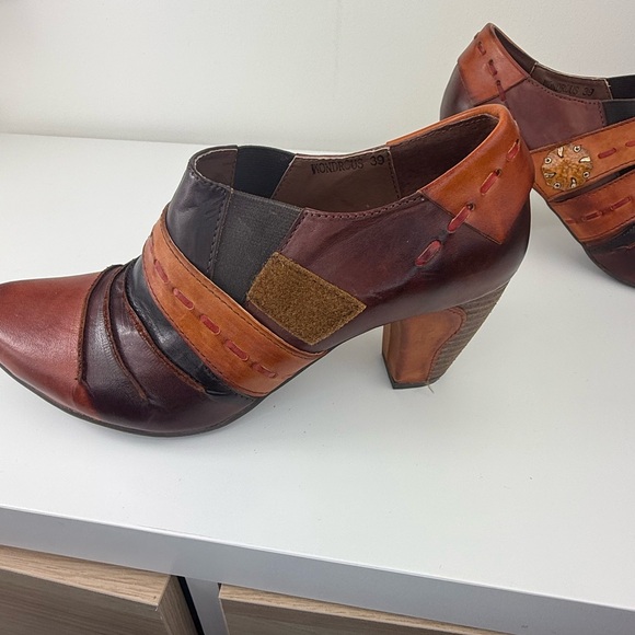 Spring Step Multicolor Heeled Boots - Picture 6 of 8